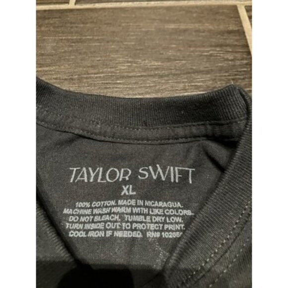 Taylor Swift Fearless Tour Shirt Size XL - Picture 3 of 4